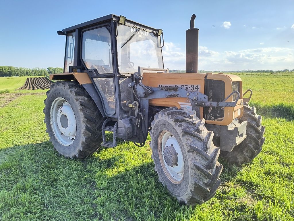 Renault 75-34 z ładowaczem Faucheux.