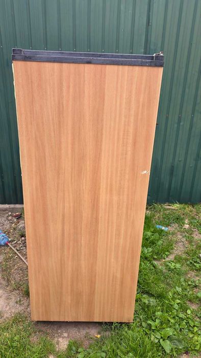 Холодильник в рабочем и чистом состоянии.