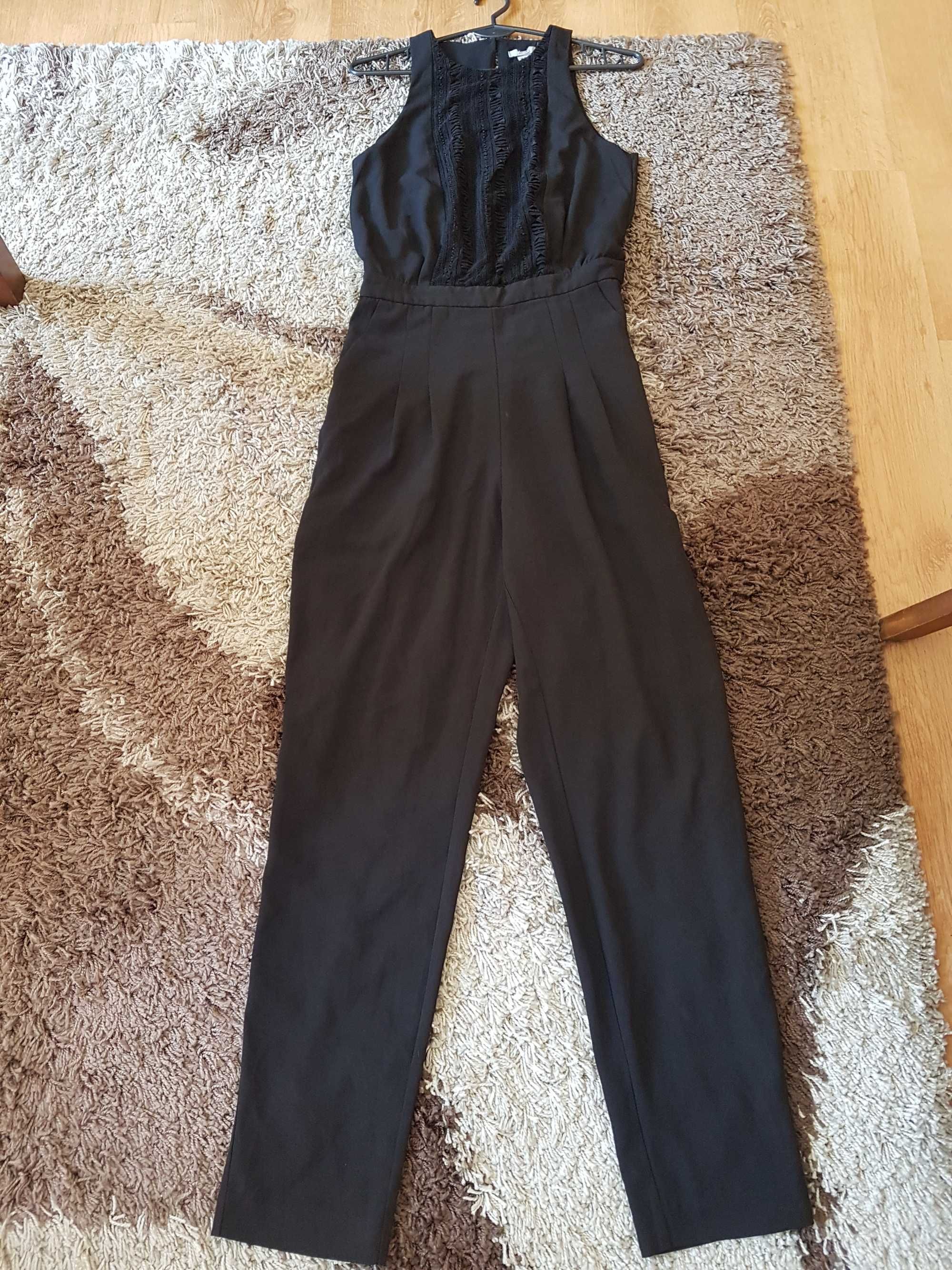 Czarny kombinezon H&M