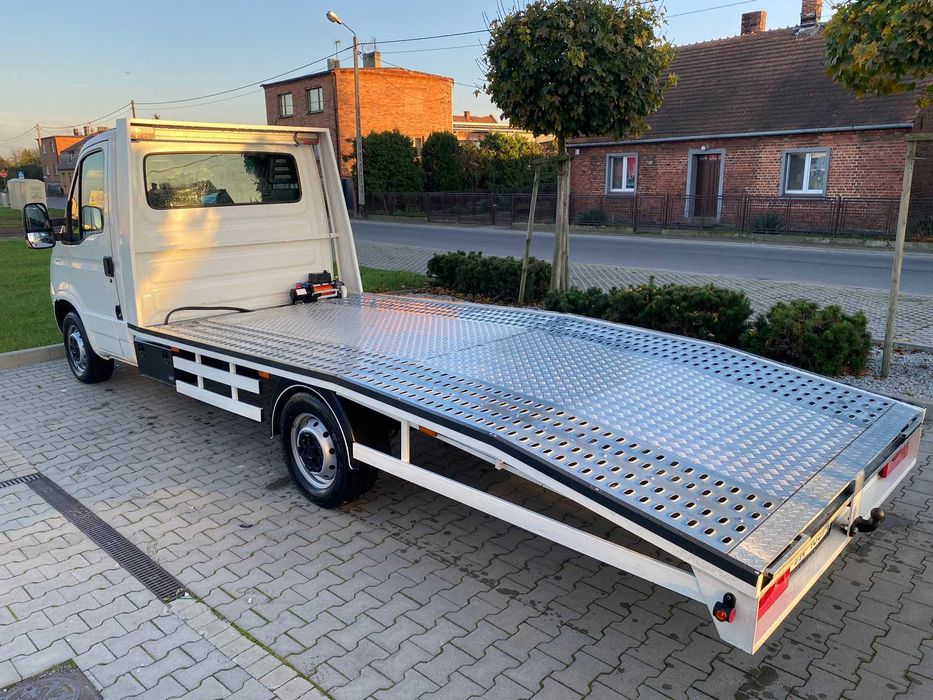 IVECO DAILY Autolaweta Najazd Nowy najzad wciagarka oświetlenie led