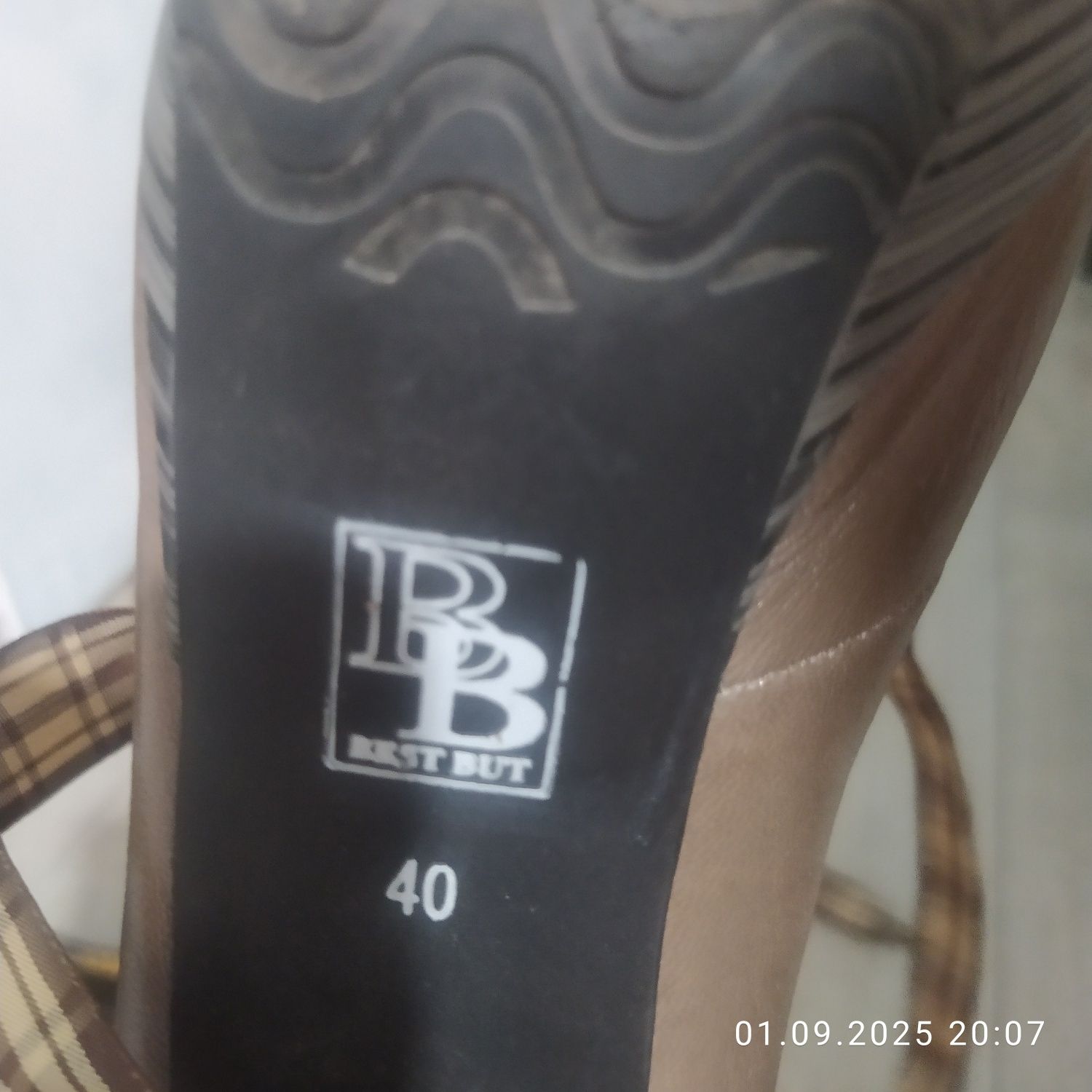Взуття жіноче 39-40