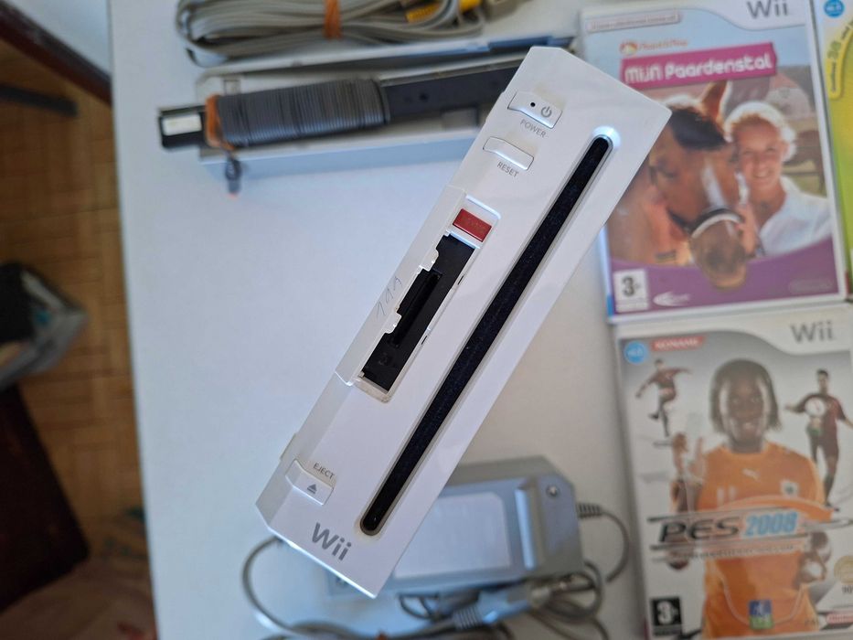 Nintendo Wii Branca 1º Modelo + 1 Comando + 6 jogos *100% Funcional*