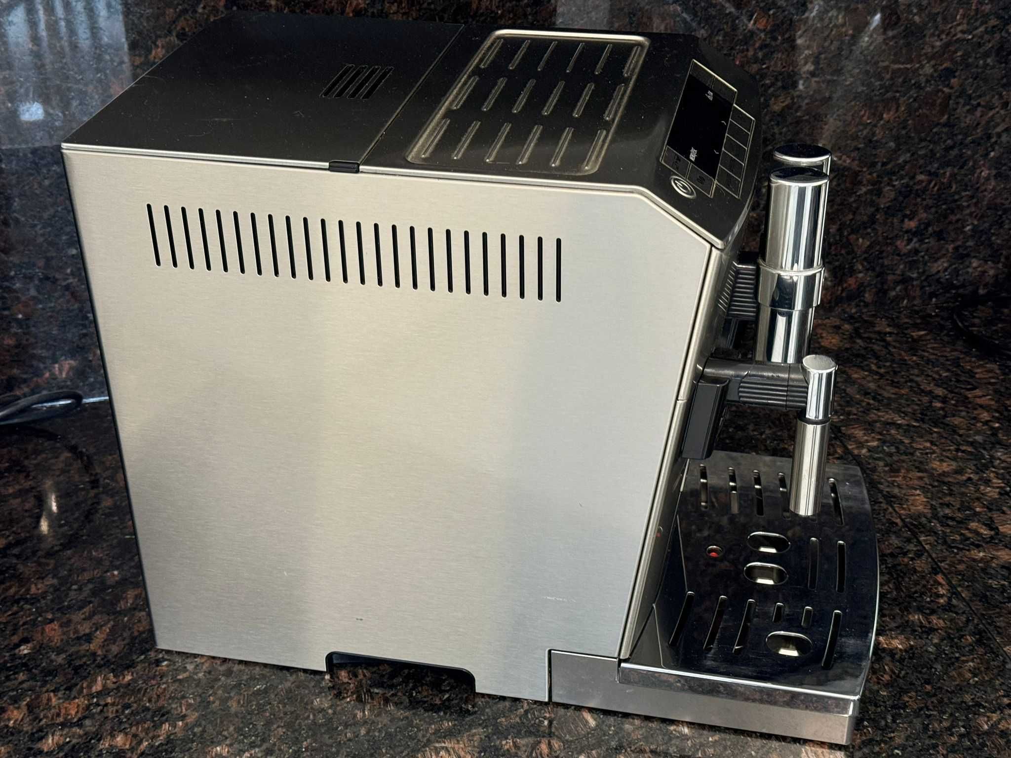 Automatyczny Ekspres do kawy DeLonghi PrimaDonna S DeLuxe ECAM26.455.M