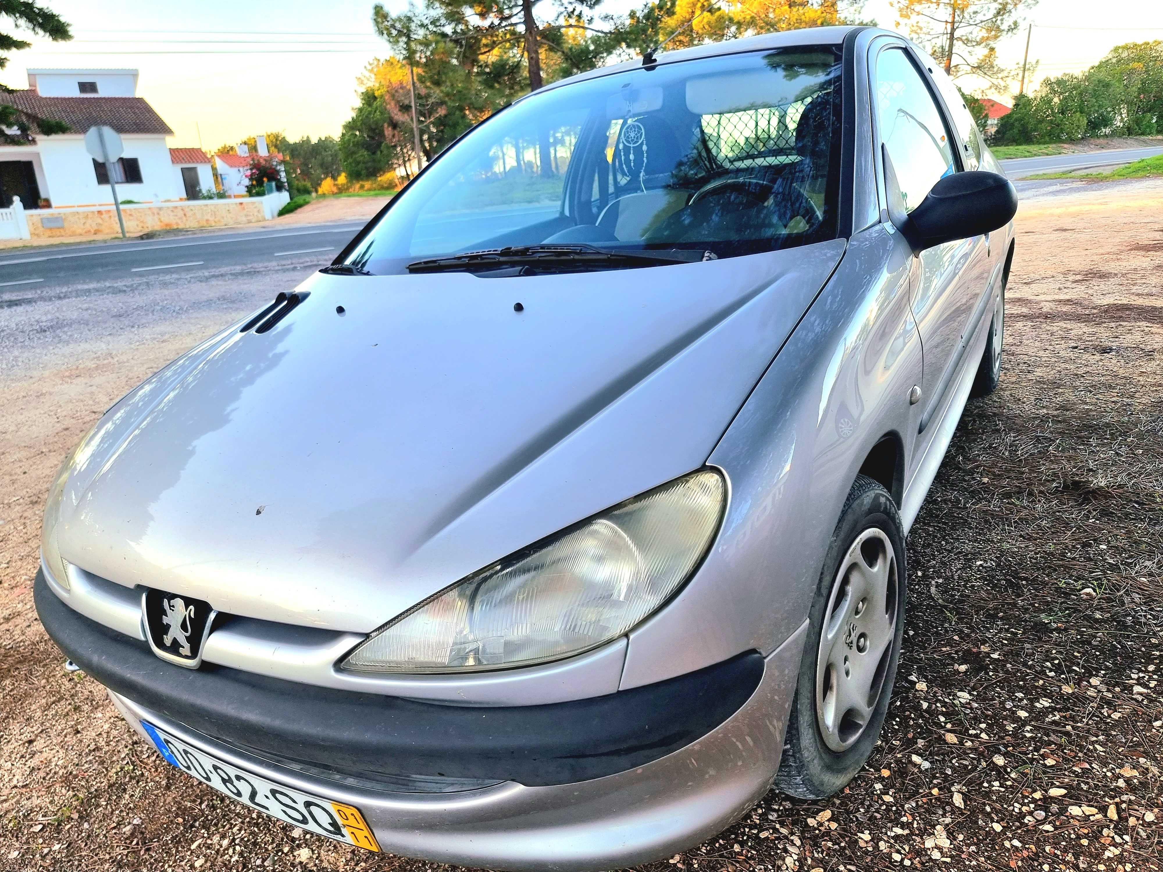 Vende- se Peugeot 206 em bom estado