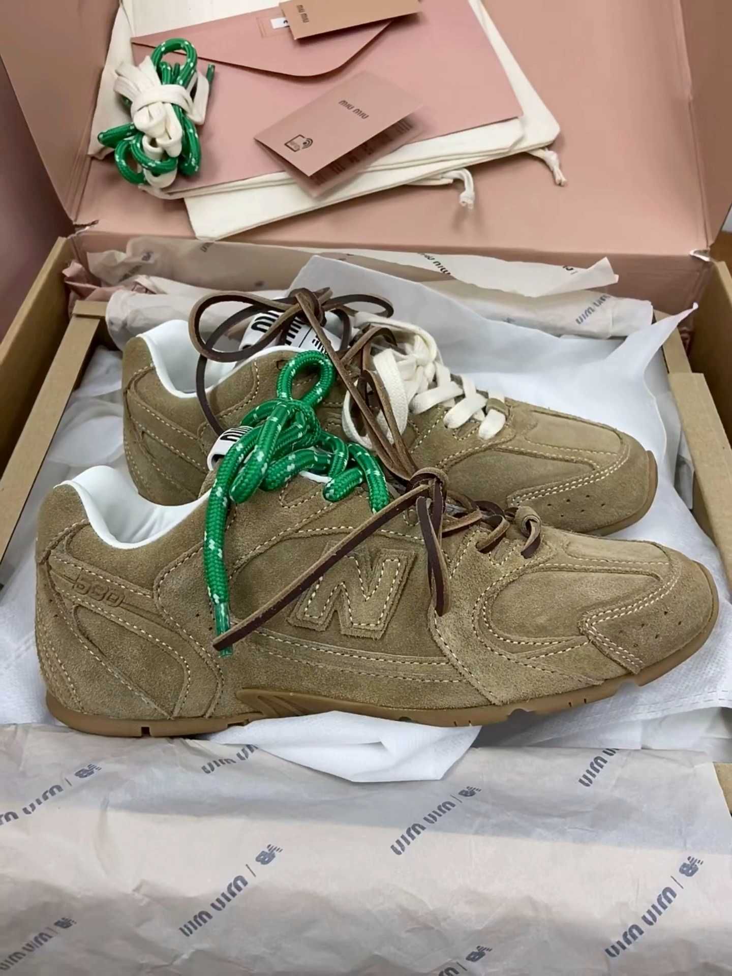 Buty New Balance530SL Miu Miu Ecru Moda Obuwie sportowe rozmiar.45