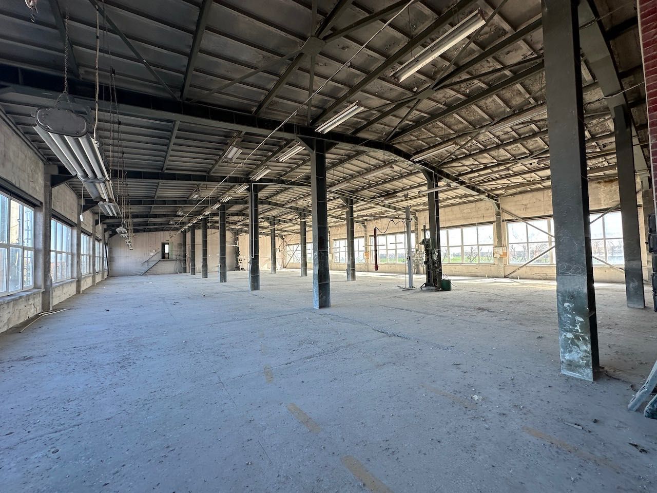 Magazyny o pow. od 1800 m2