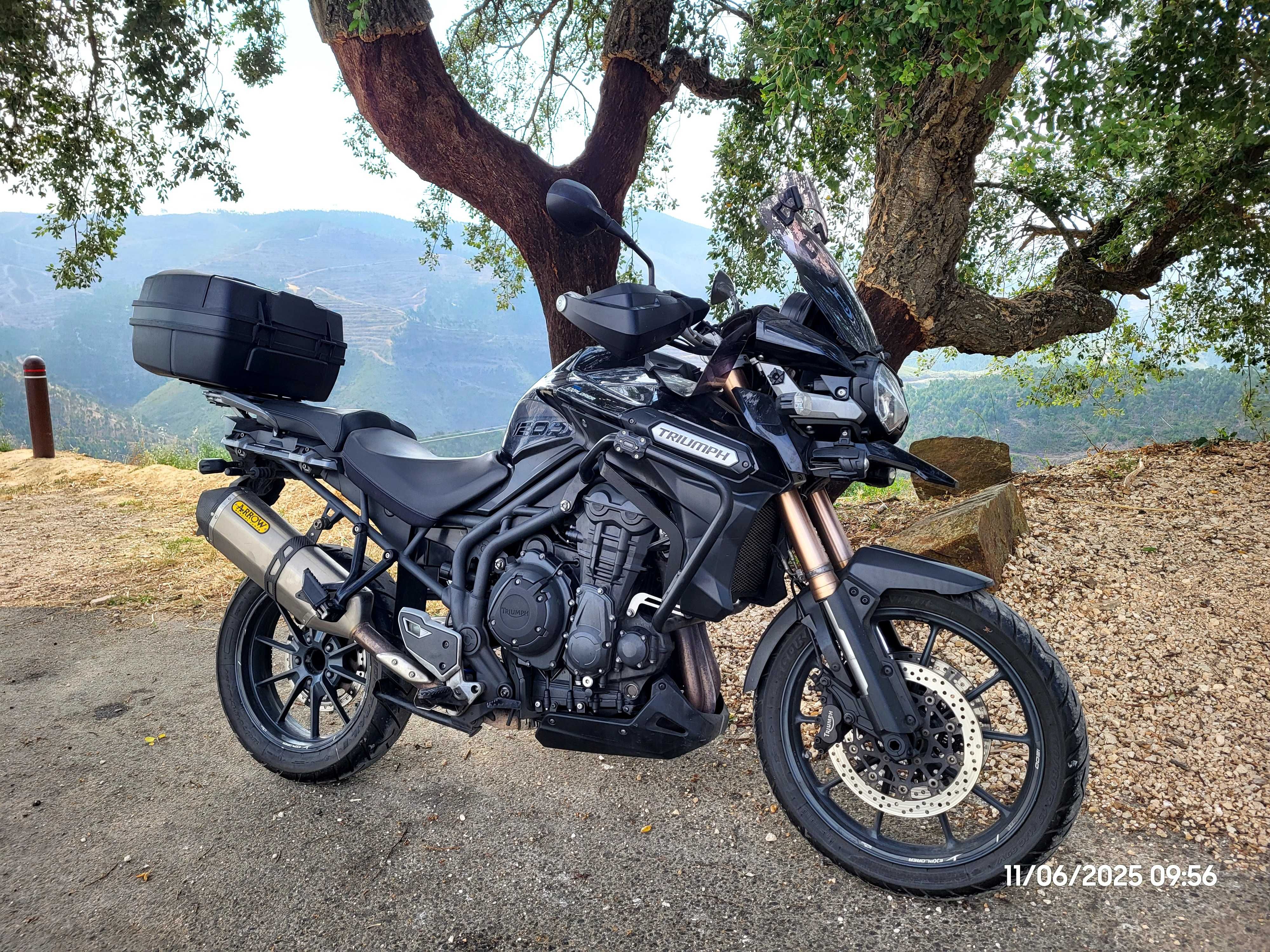 Triumph Tiger Explorer 1200 (aceito retoma)