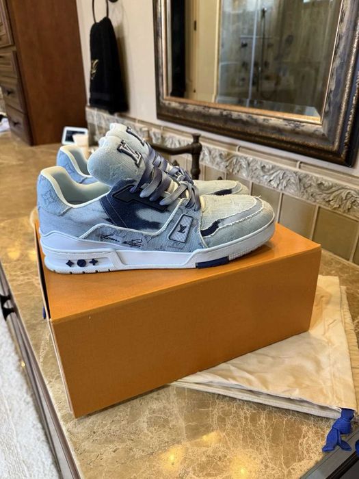 Ténis Louis Vuitton autênticos, em ganga azul, tamanho 42, novos.