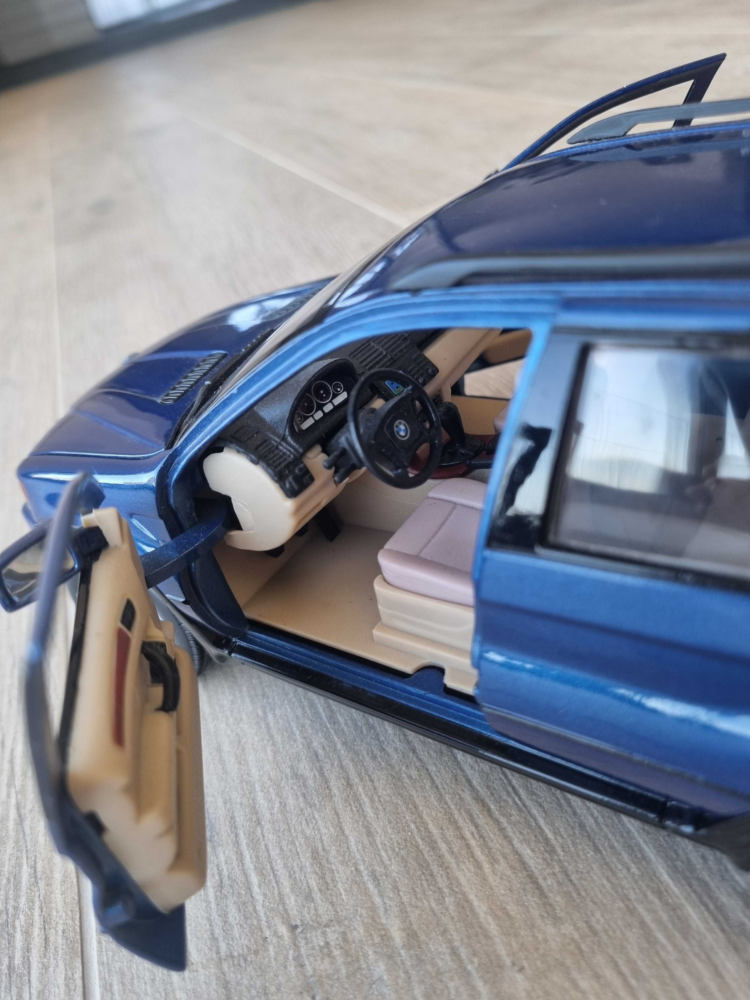 Miniatura BMW X5 1/18
