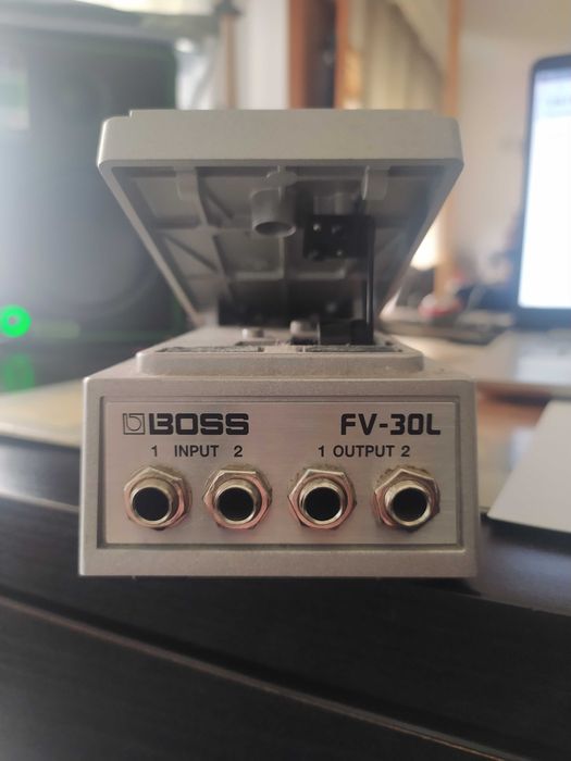 BOSS FV-30H Pedal Volume p/ Guitarras