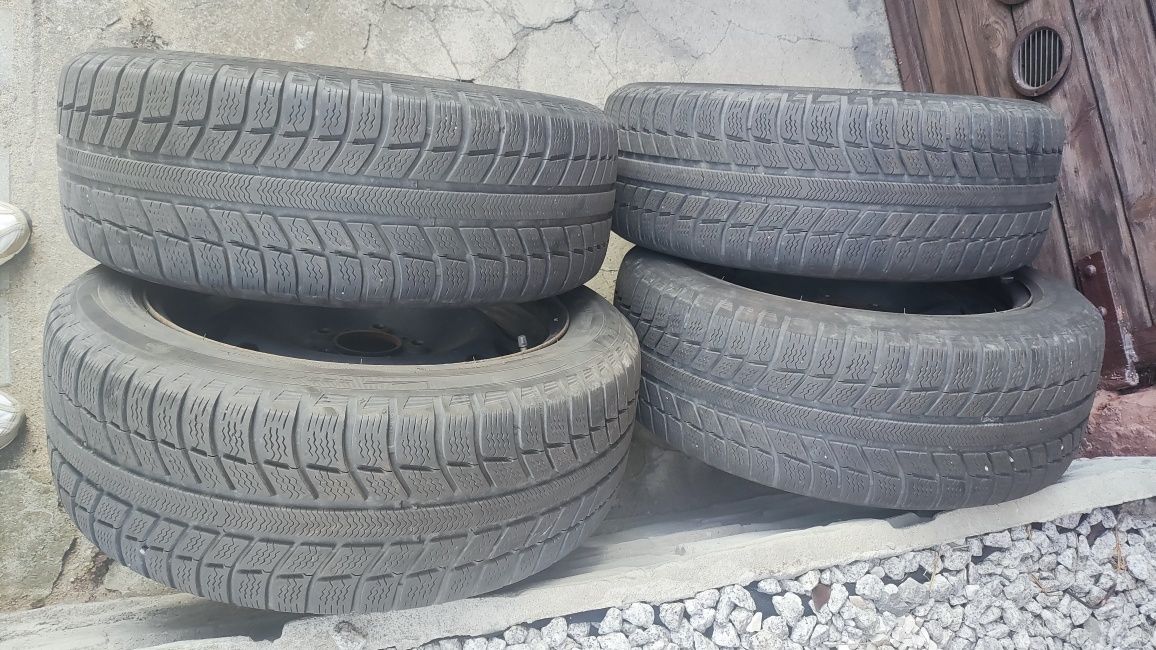 Felgi stalowe 5x120 z oponami zimowymi Michelin