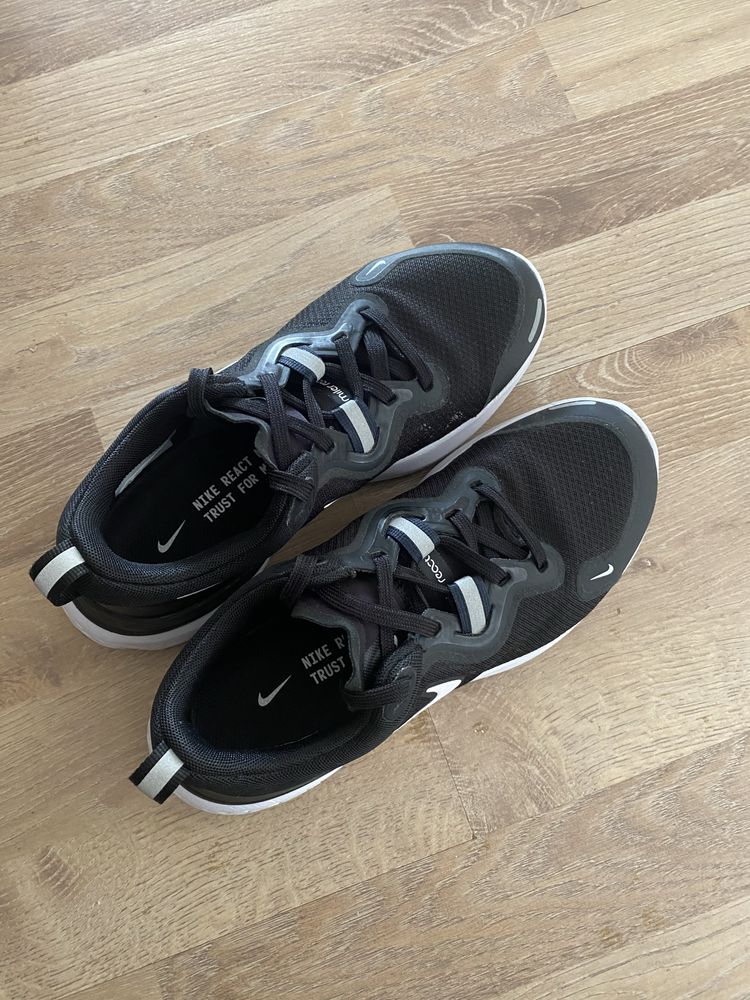Nike ténis pretos n°36,5 novos