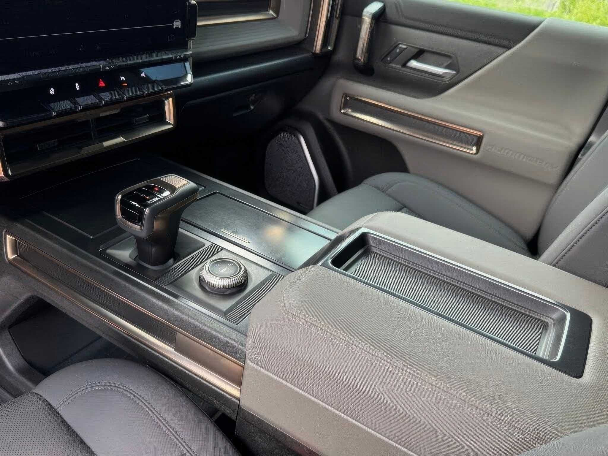 2024  Hummer  EV
