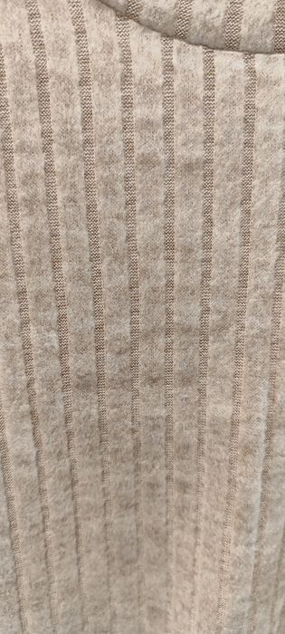 Krótki top / bluzka prążkowana – beżowa