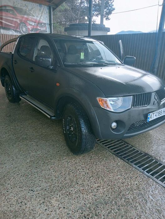 Авто        L 200