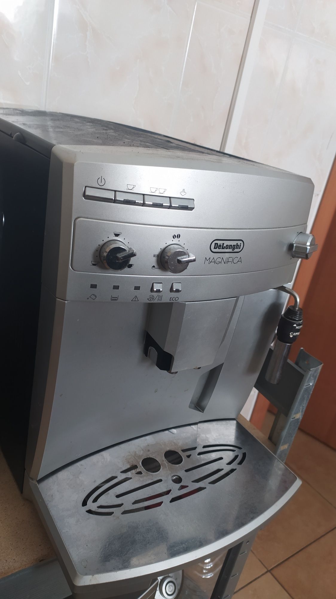 Продам кавомашину Delonghi