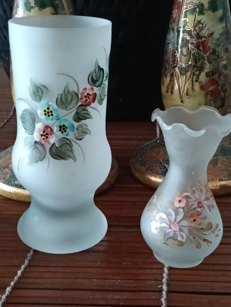 Duas belas jarras ou outros de vidro fosco/ areado