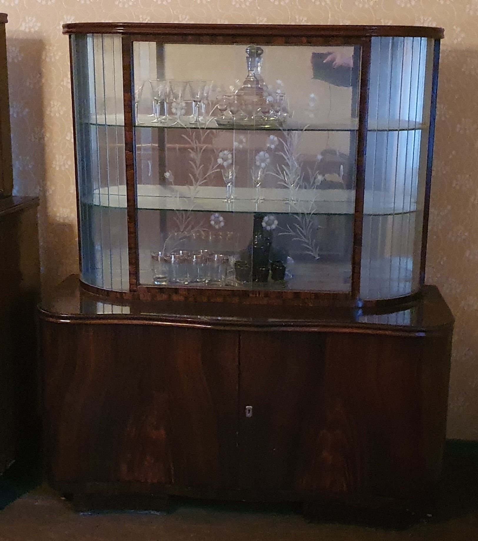 Witrynka Serwantka ,kształt owalny szklana stylowa Art-Deco