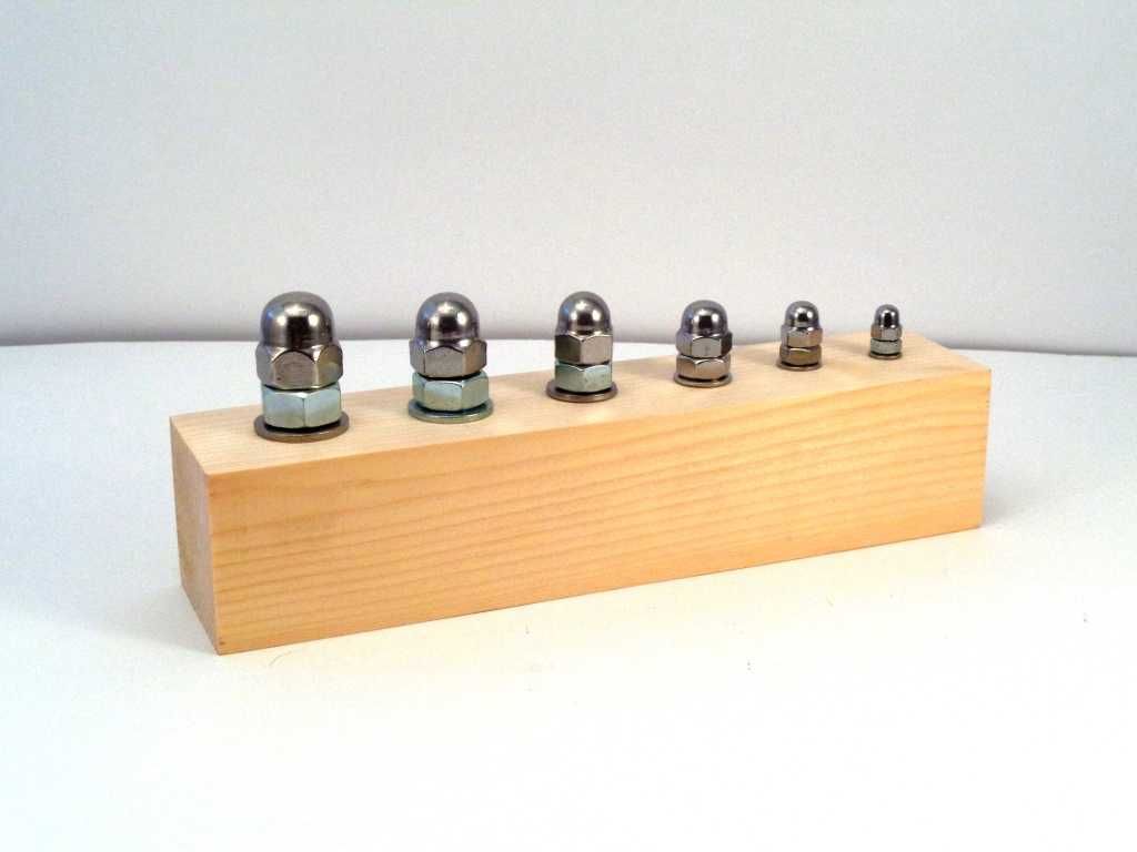 Sorter śrubowy-śruby w bloku-pomoc Montessori