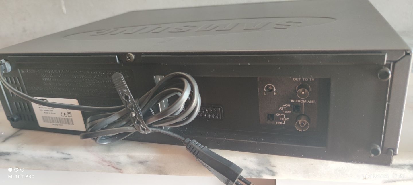 Video VHS Samsung muito bem estimado e a funcionar bem.