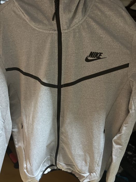 Nike Tech Fleece Cinza