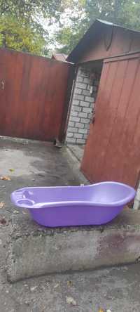 Дитяча ванночка Велика, комфортна для купання дитини.