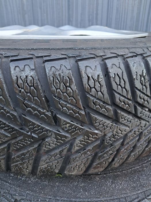 Opony zimowe z felgami Honda175/65 R14