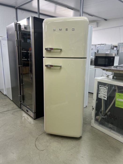 Холодильник Smeg FAB30RCR3