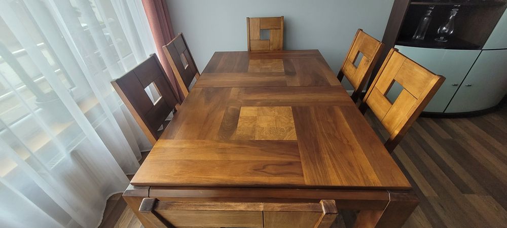 Kolonialny drewniany stół plus 6 krzeseł