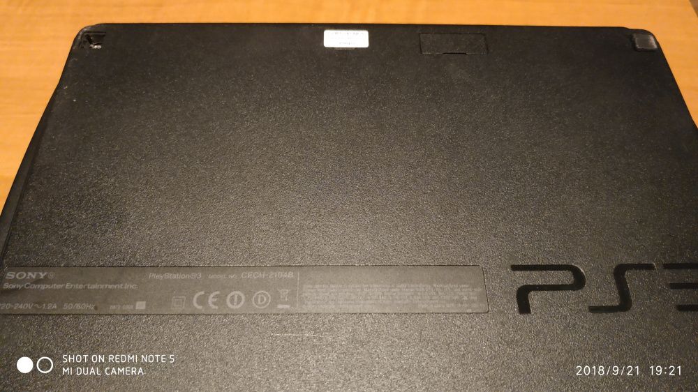 Konsola PS3 320 gb.