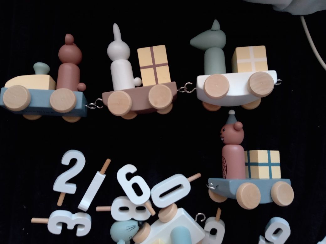 Pociąg drewniany,urodzinowy mini stojak na świeczki