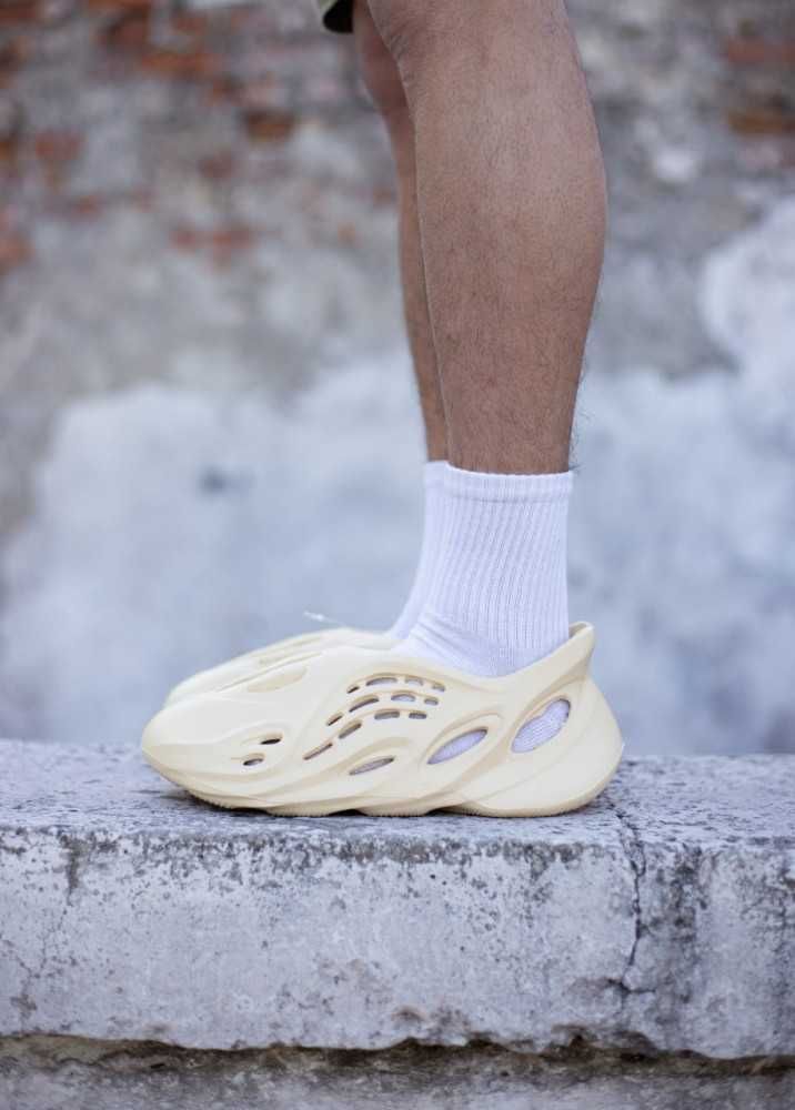 Чоловічі кросівки Adidas Yeezy Foam Runner Beige