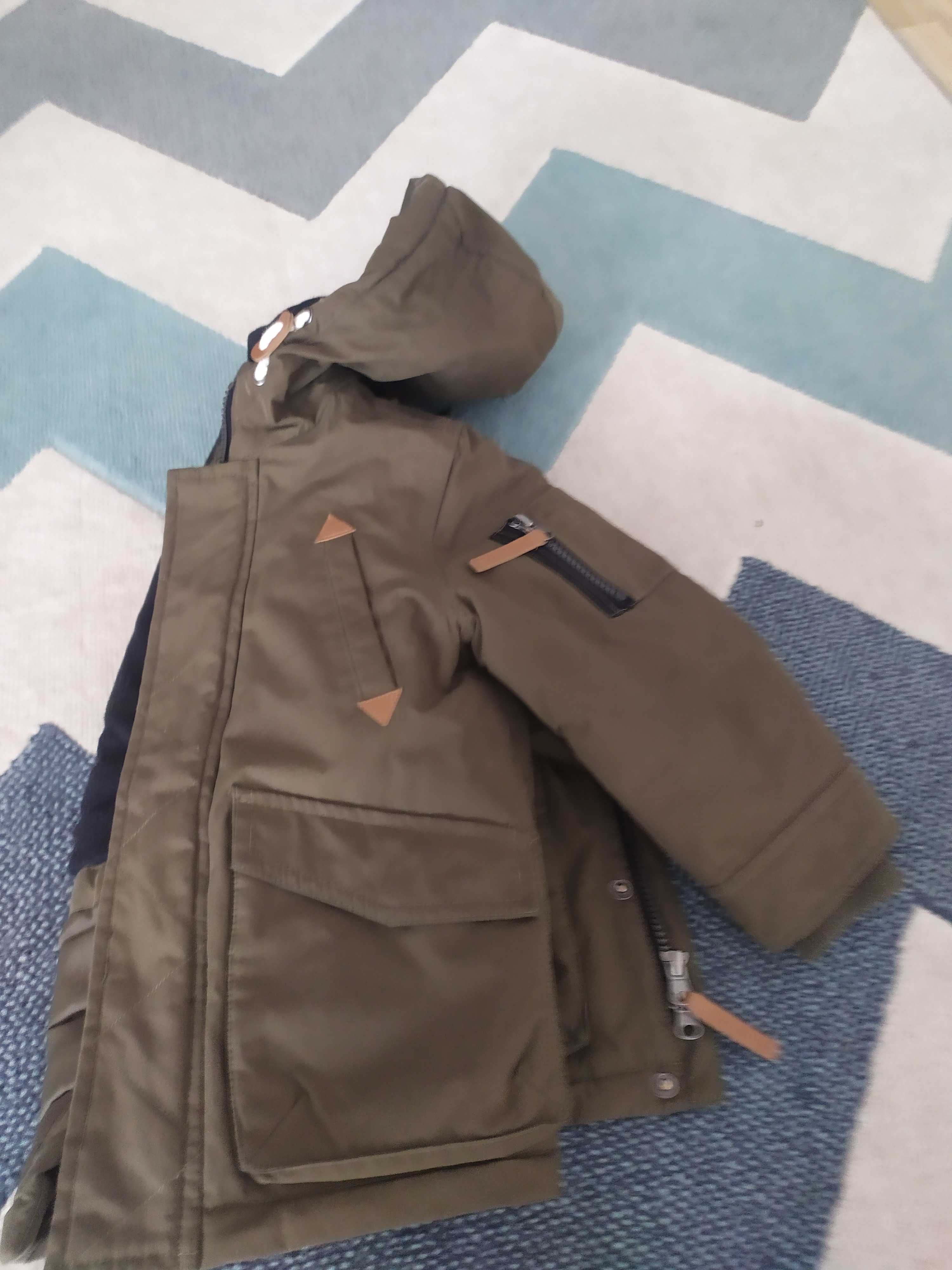 Kurtka chłopięca parka r. 98 . Pasuje na 3-4 latka.