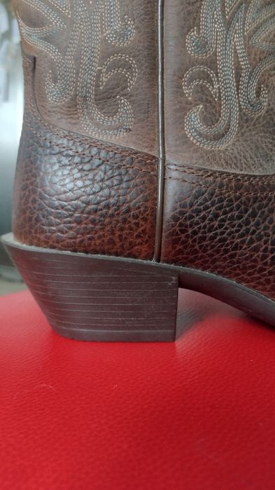 Трендові жіночі чоботи  ARIAT, 37,5 рр