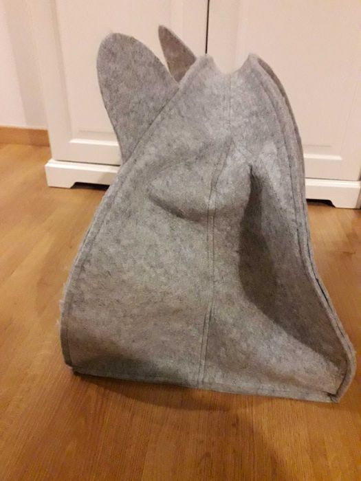 Duas tocas para gato ou cão pequeno