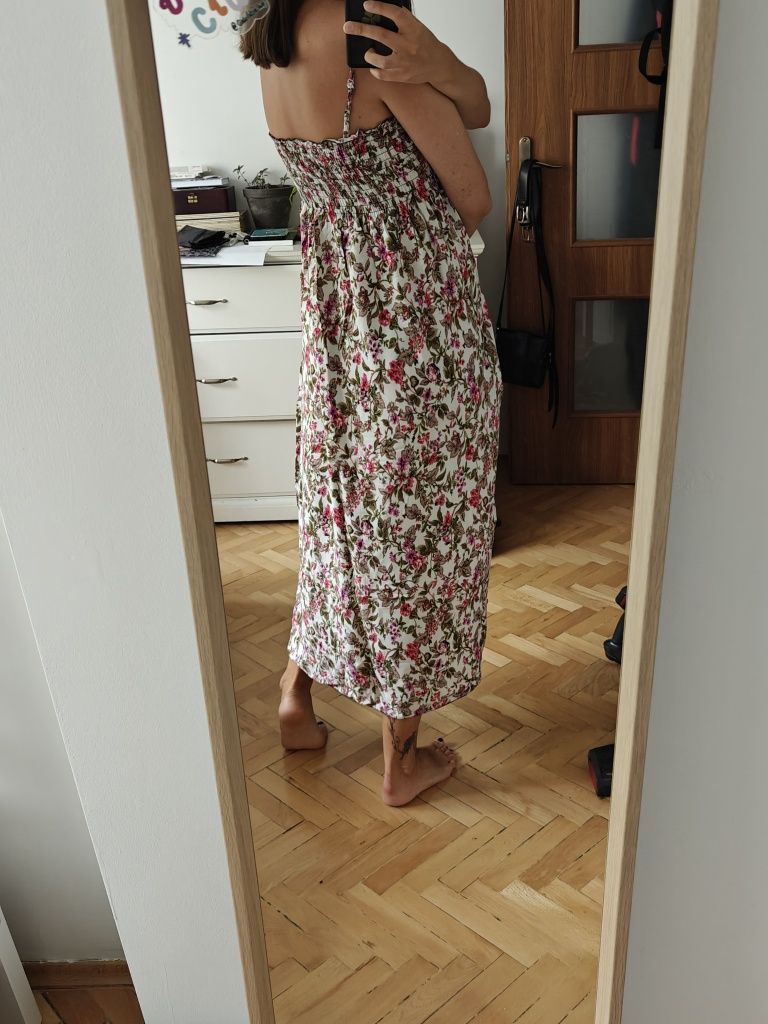 Letnia długa sukienka w kwiaty