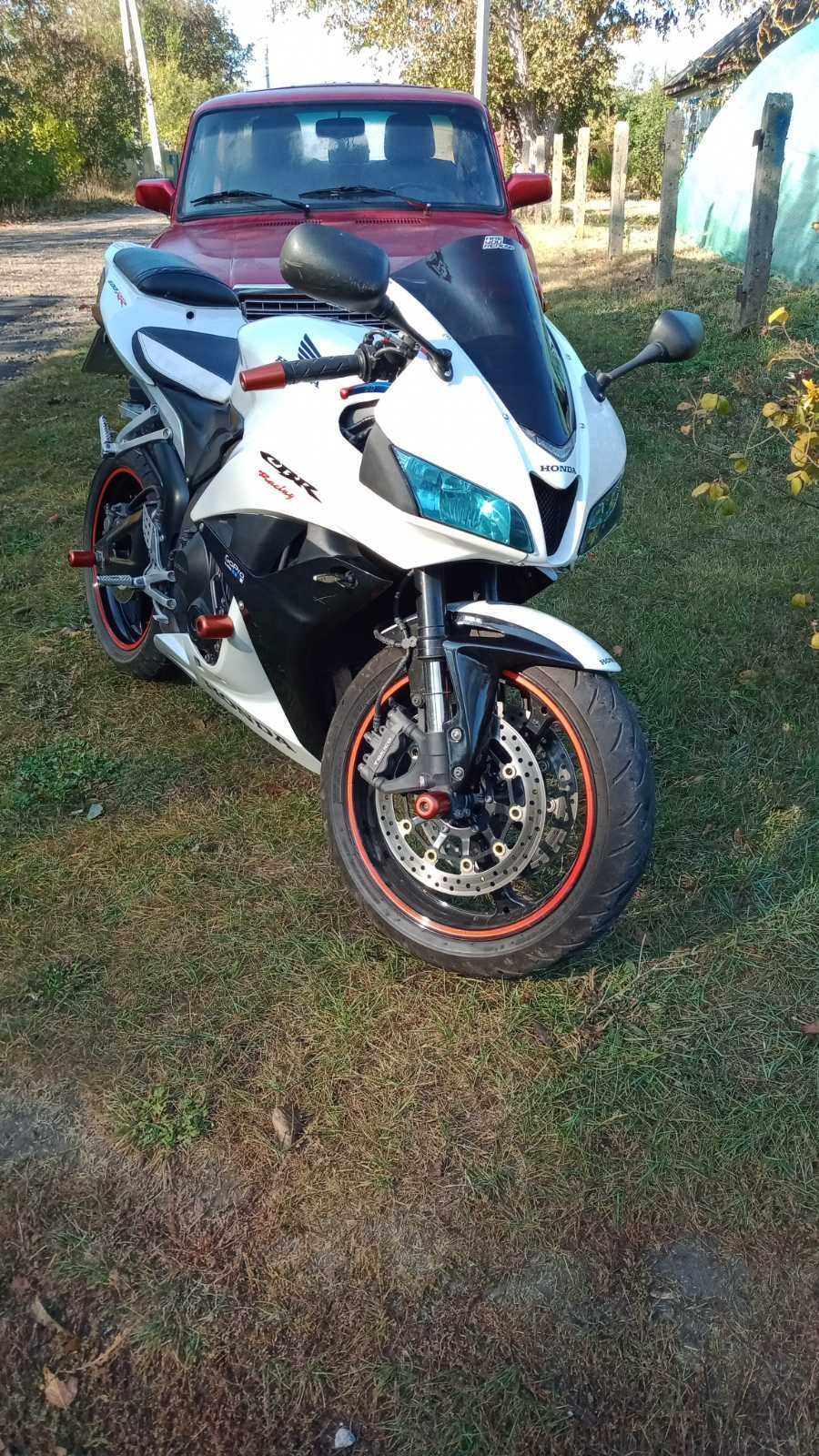 продам honda cbr 600 rr