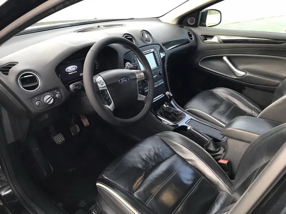 Ford Mondeo SW  (versão full extras)