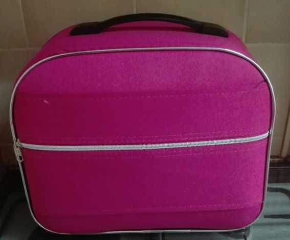 Mala cor de rosa