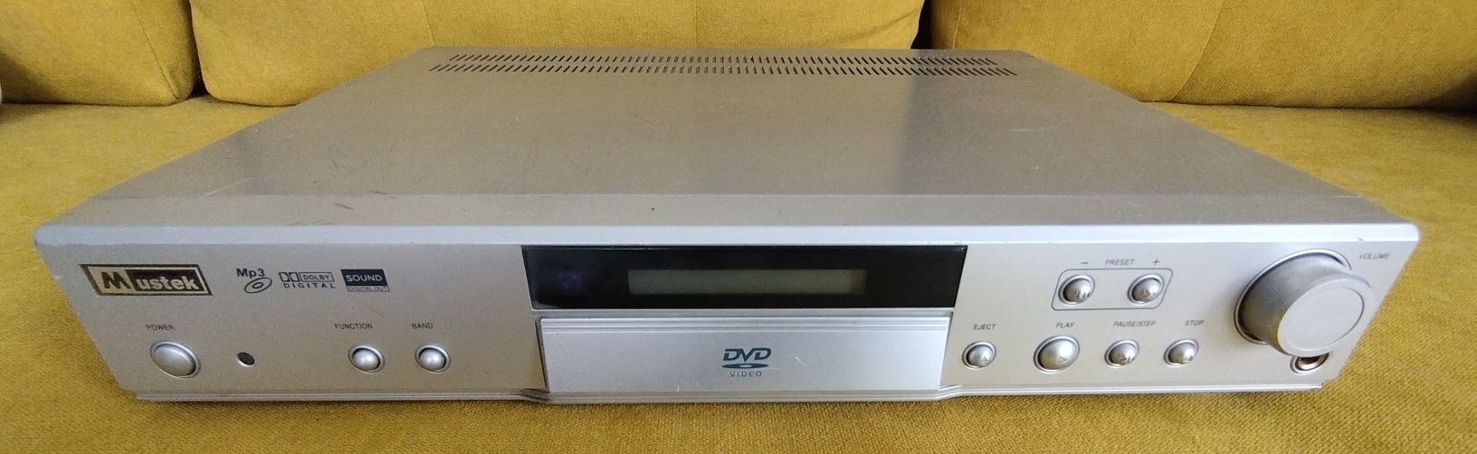 Odtwarzacz DVD, MP3 Mustek V-600 R z radiem