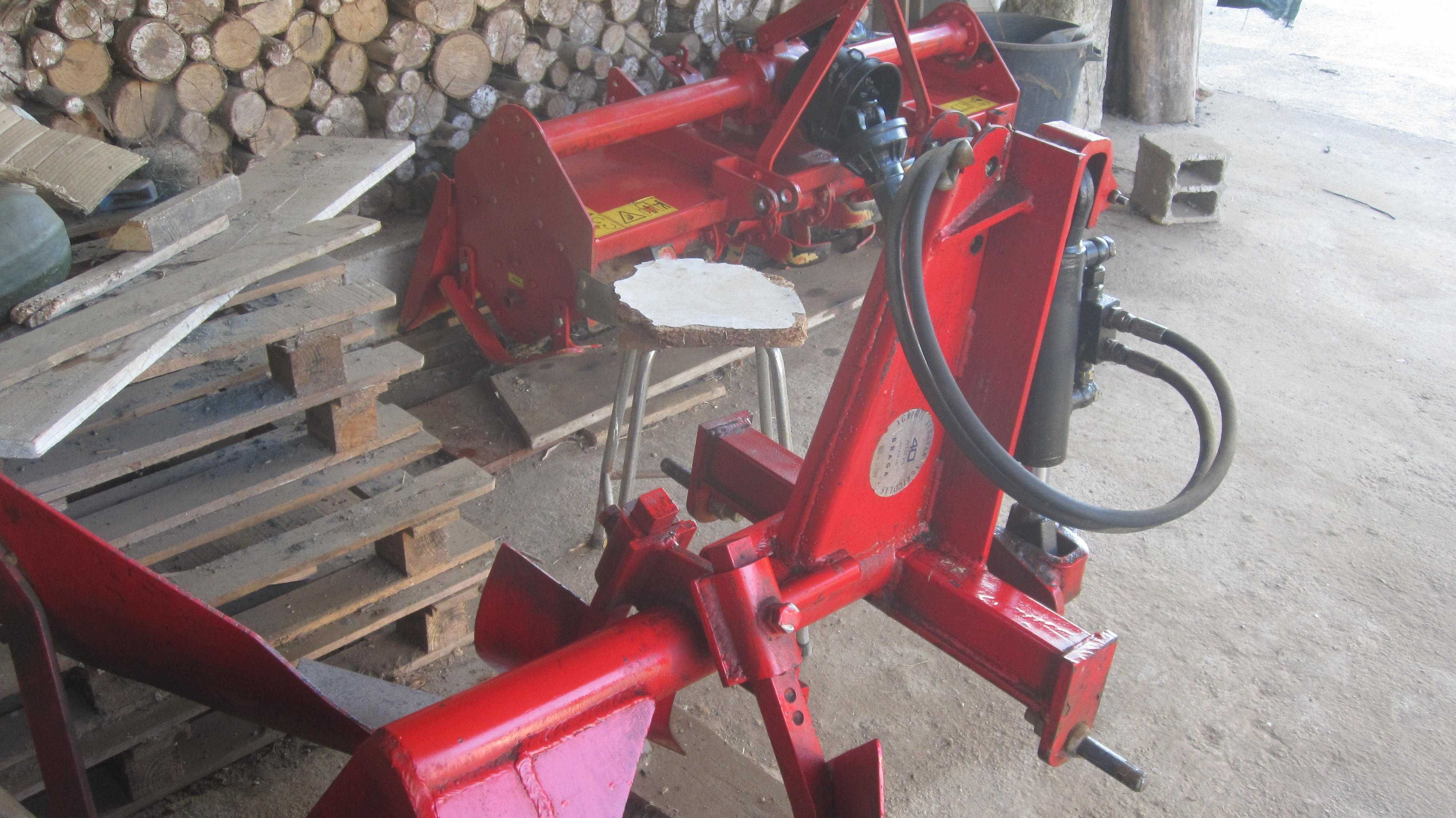 Trator Massey Ferguson 1529 de 2016 e/ou alfaias