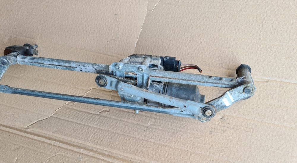 MECHANIZM WYCIERACZEK przód silniczek przedni VW GOLF V 5 2006r Europa