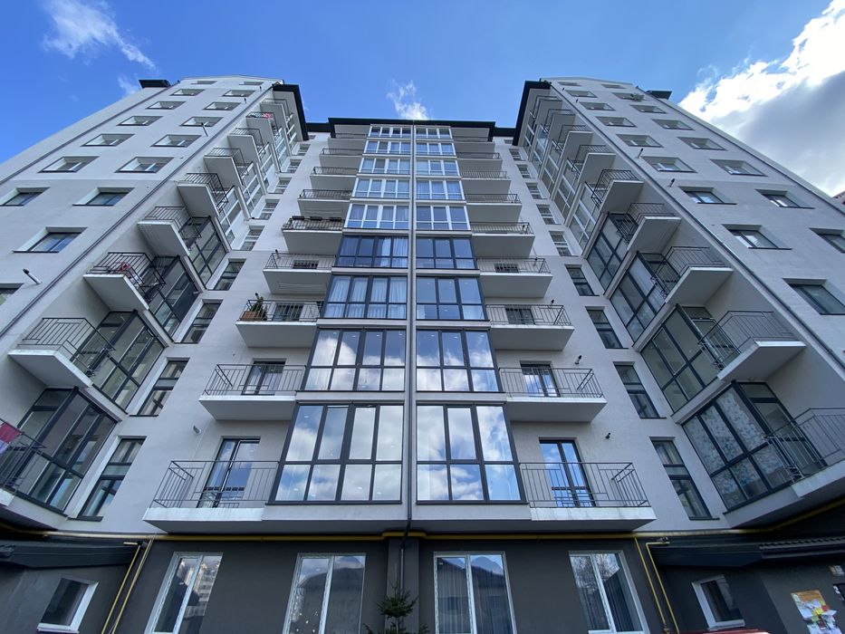 Продається велика 3-кімнатна квартира (93,4 м²) у зданій новобудові
