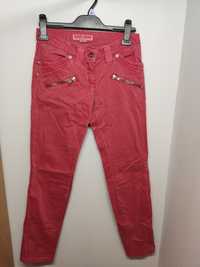 Spodnie rurki guess jeans rozmiar 24 xs malinowy burgundowy
