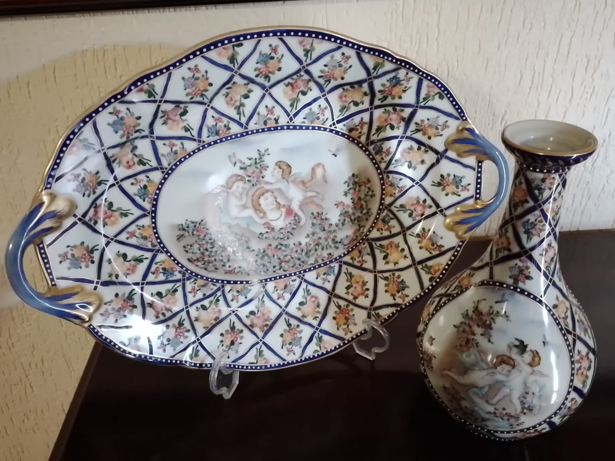 Travessa e Jarra de Porcelana Chinesa Pintadas a Mão