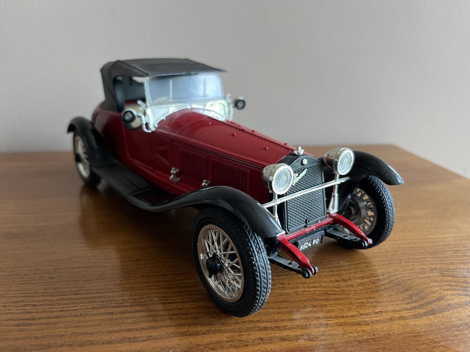 Sprzedam autko  Alfa Romeo Alfetta 1750 1:18 Polistil