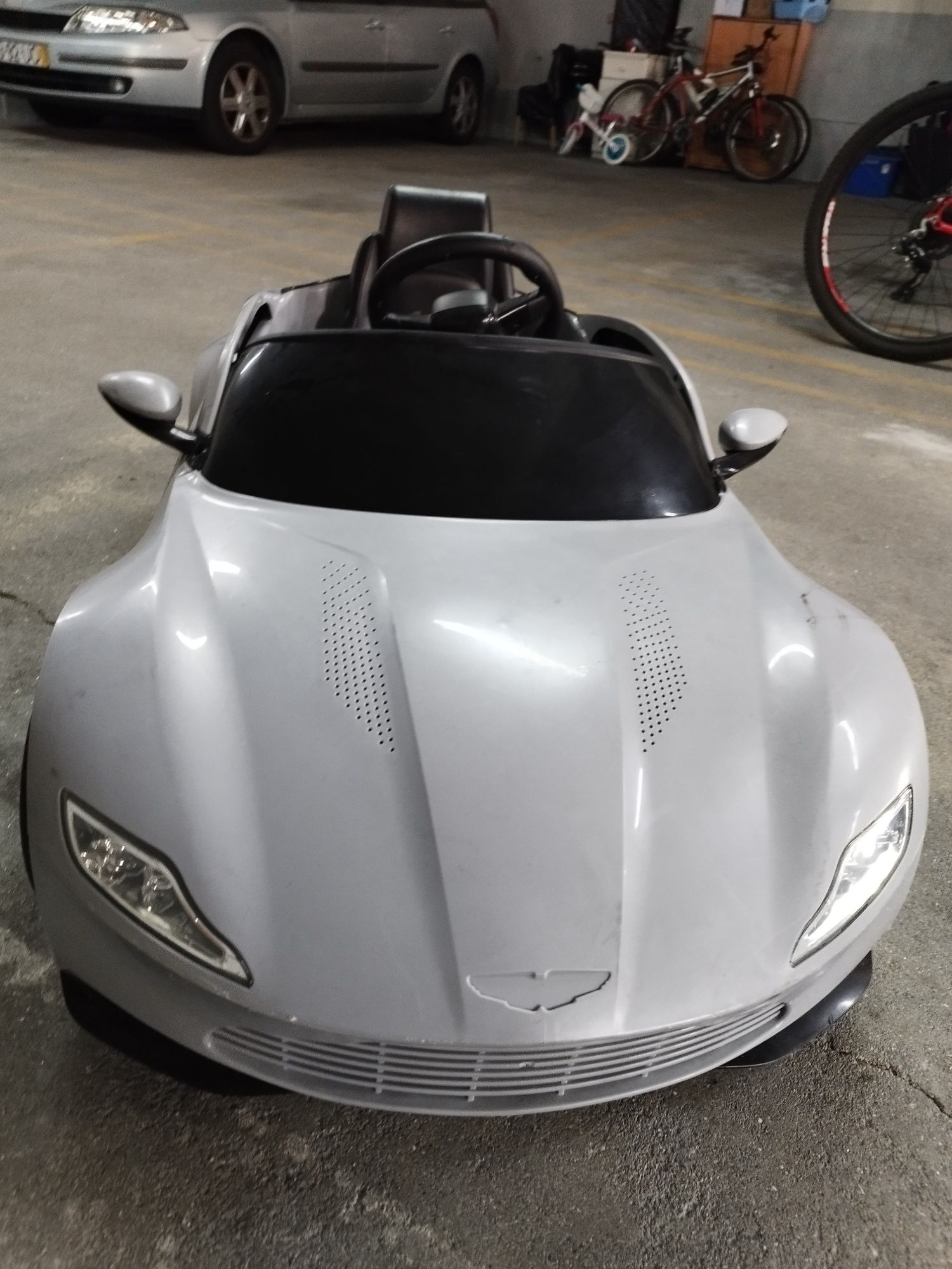 Carro elétrico Feber