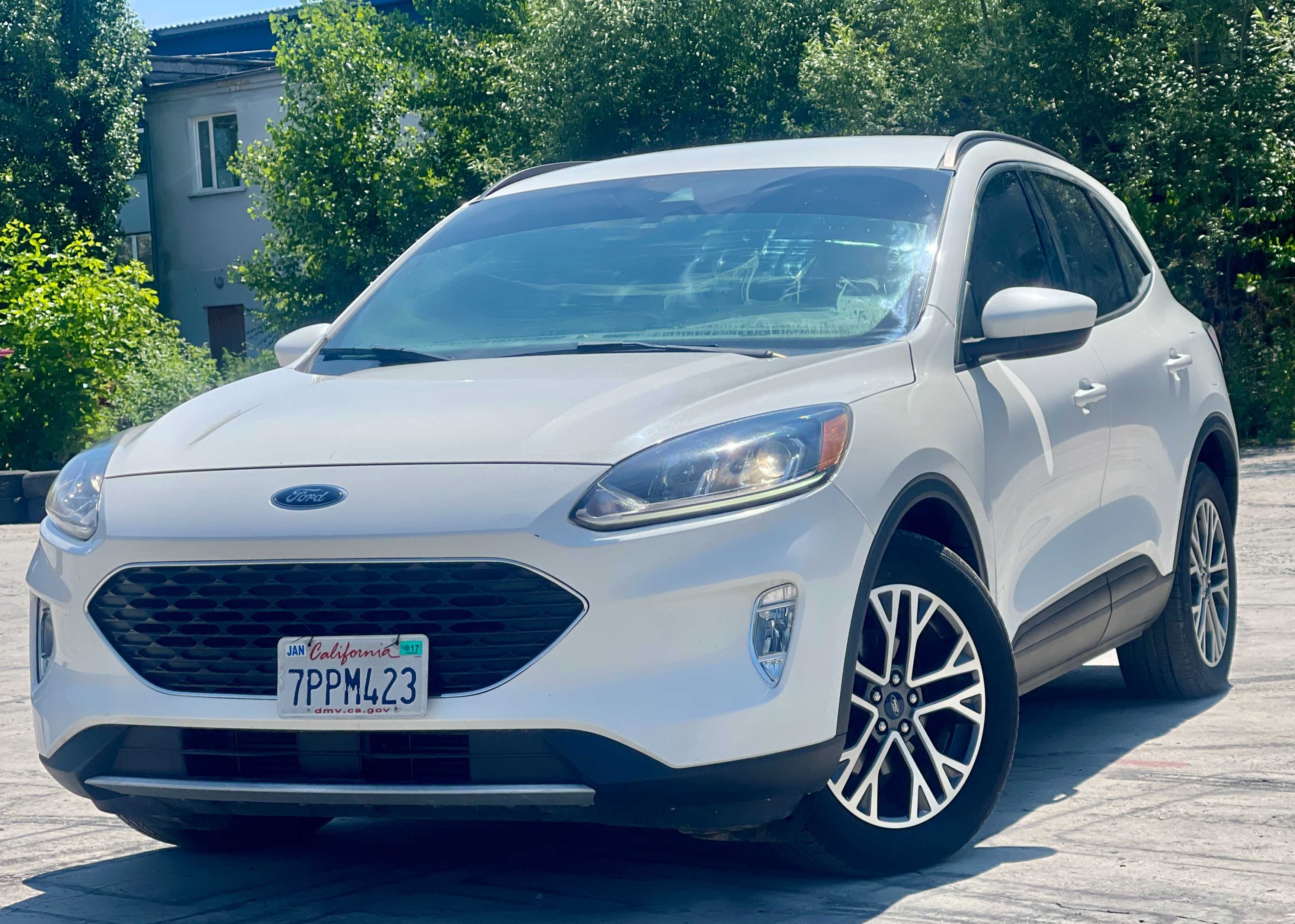 Авторозбір, запчастини, шрот Форд Эскейп США (Ford Escape USA)