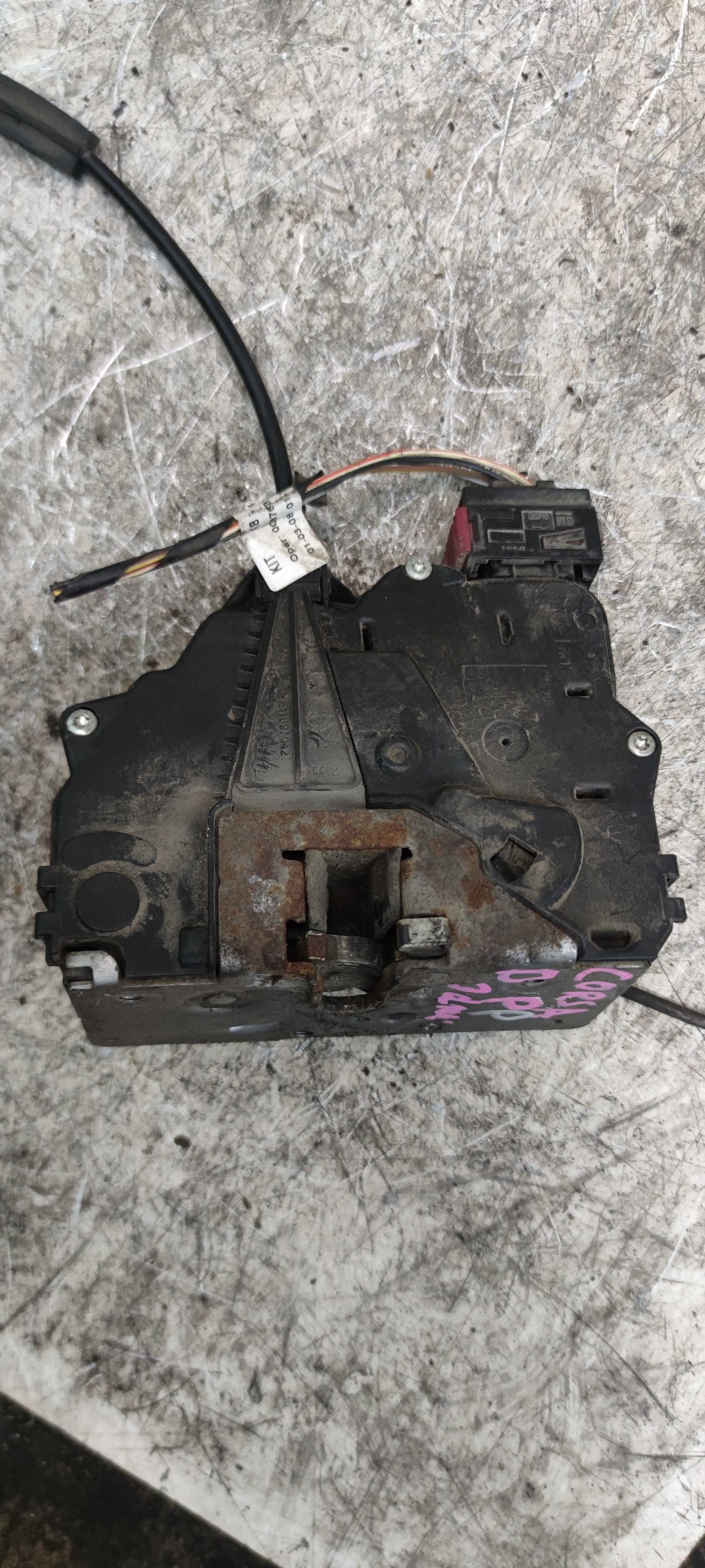 Opel Corsa D Zamek Drzwi Prawy Przód PP
