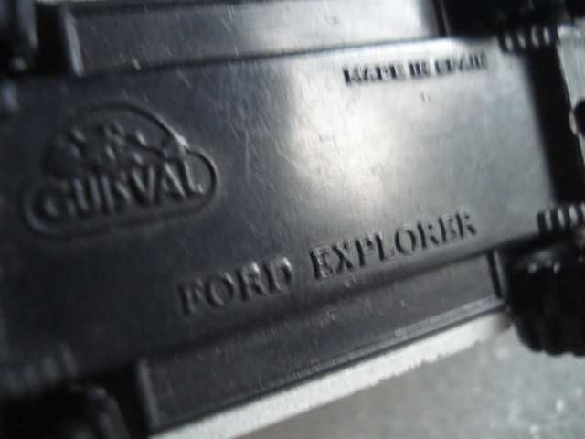 2  antigos carros miniatura Guisval e Majorette